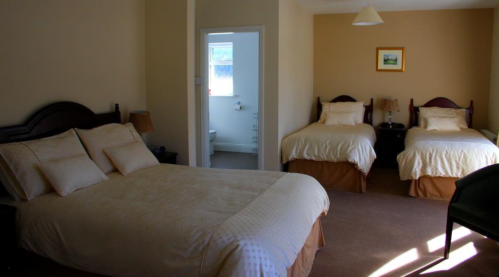 كورك The White House B&B الغرفة الصورة